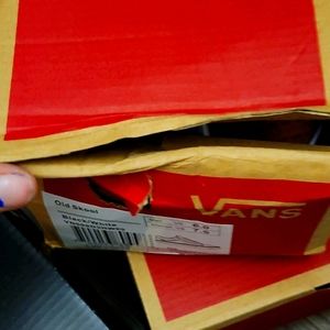 Black-and-white women says 7.5 original old skool